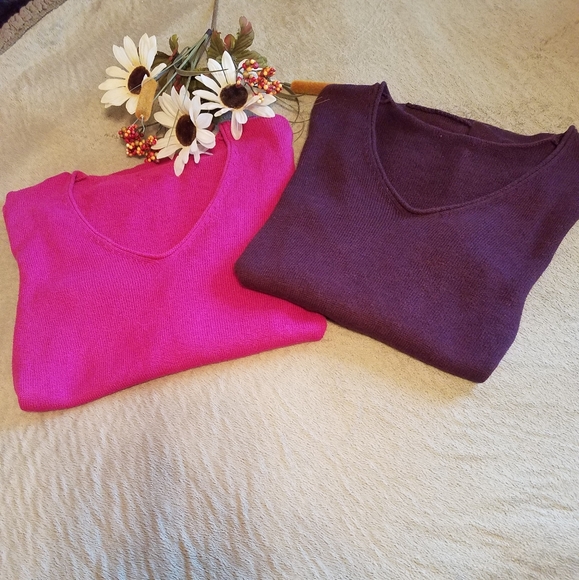 2 for 1 - V Neck sweaters - Picture 10 of 12